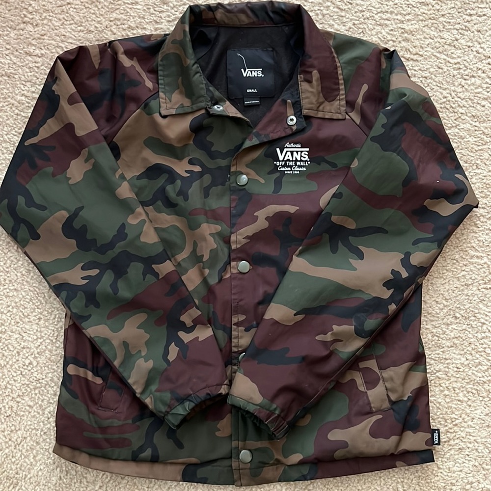 Vans off the wall small Jacket, Vans Camo Jacket only $9! Size Small!